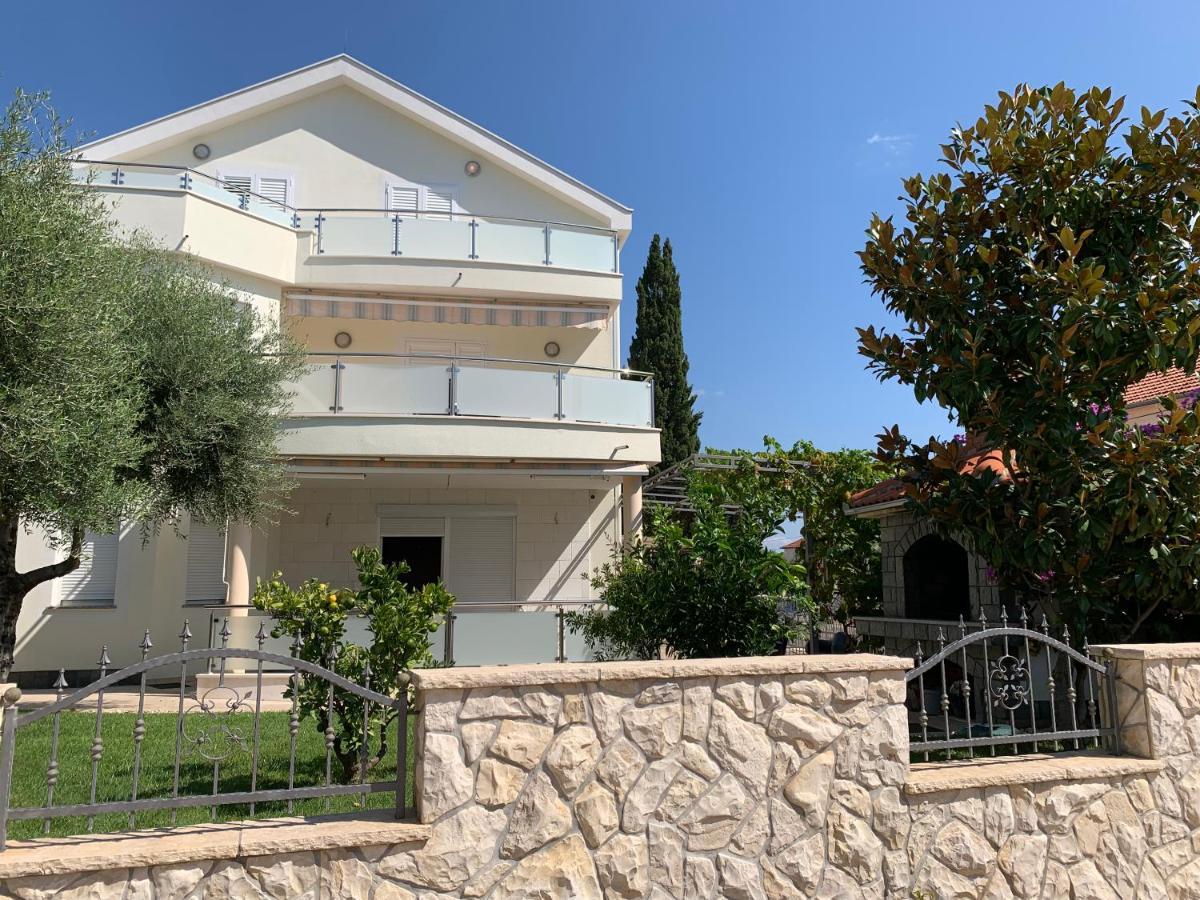 Apartments Dumancic Biograd Na Moru Exterior photo