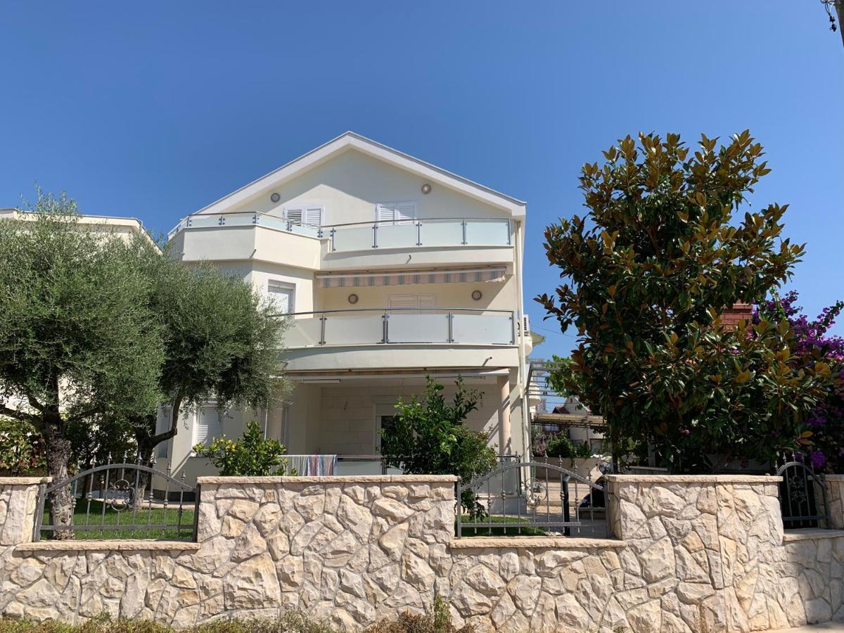Apartments Dumancic Biograd Na Moru Exterior photo