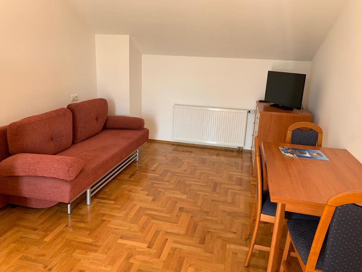 Apartments Dumancic Biograd Na Moru Exterior photo